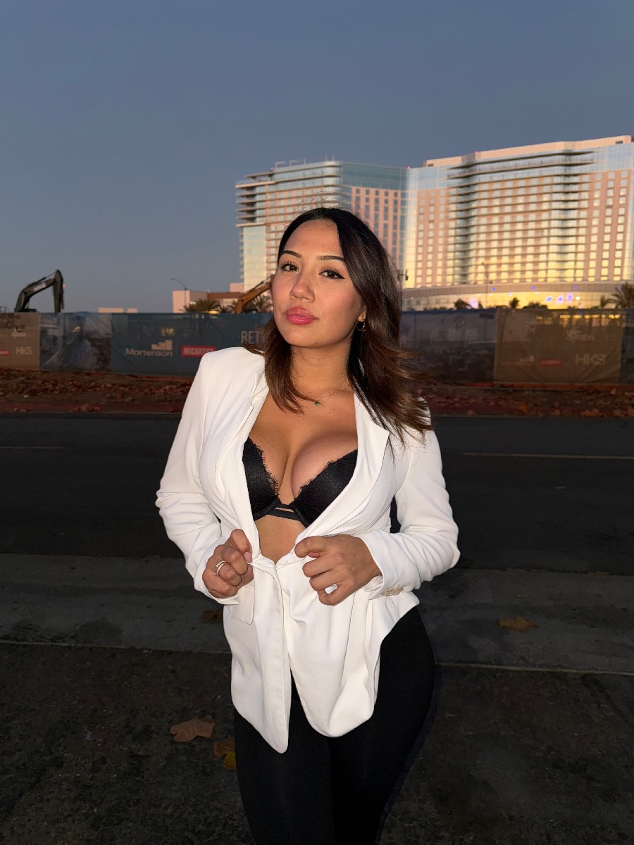 Take a pause and enjoy Ali Cruz — streaming from Amravati