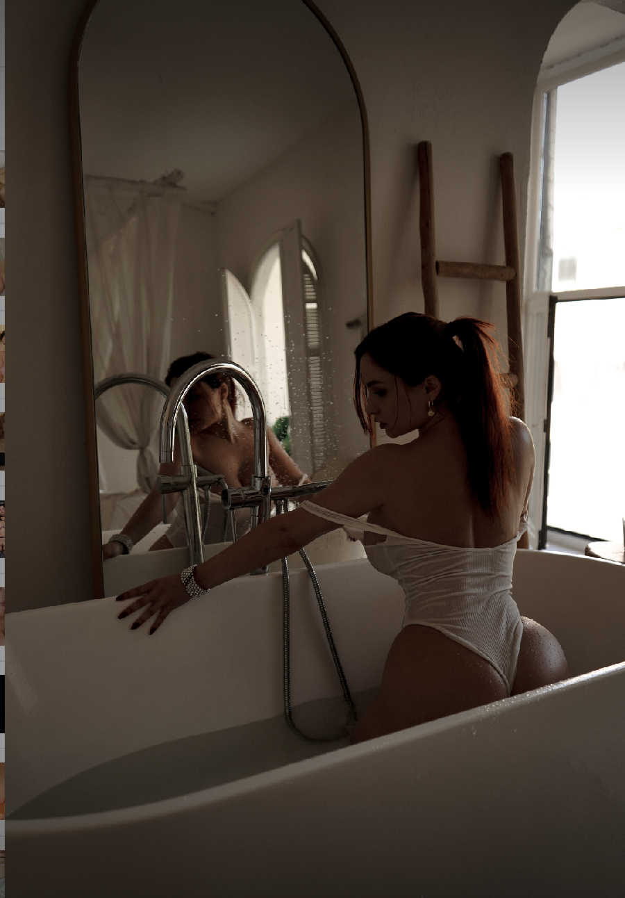 A playful frame from Miranda Faith nude — online in Amravati