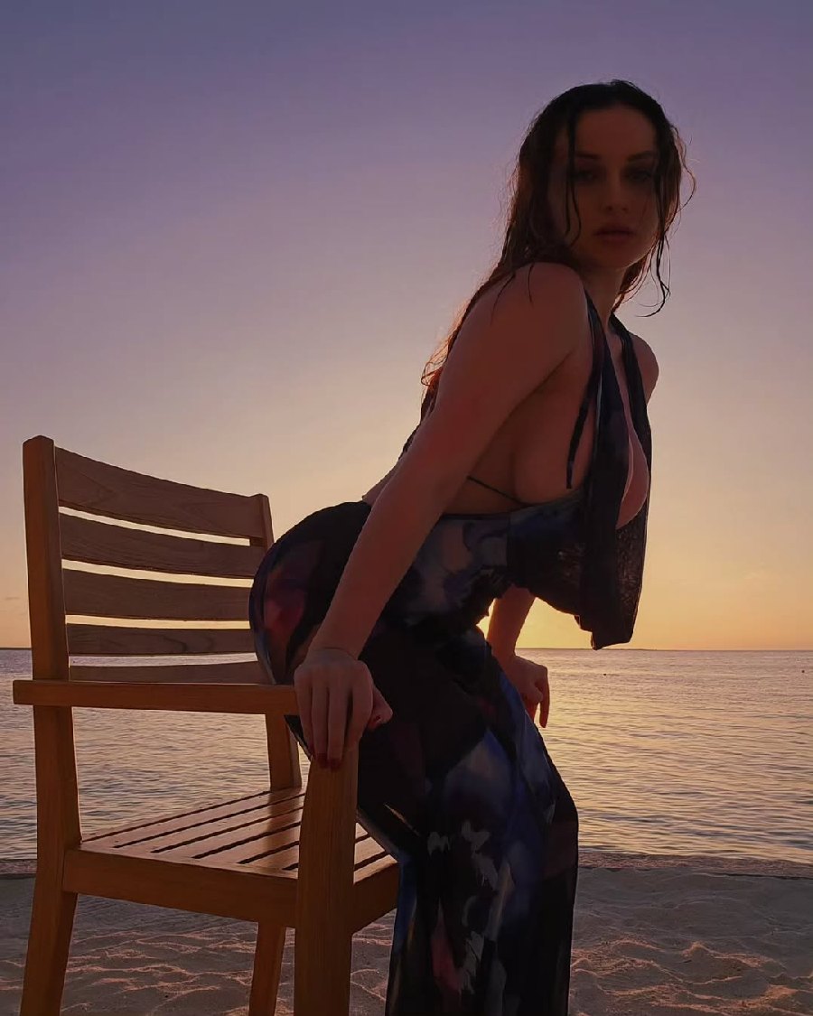 Sexy girl Miranda Faith nude in Amravati