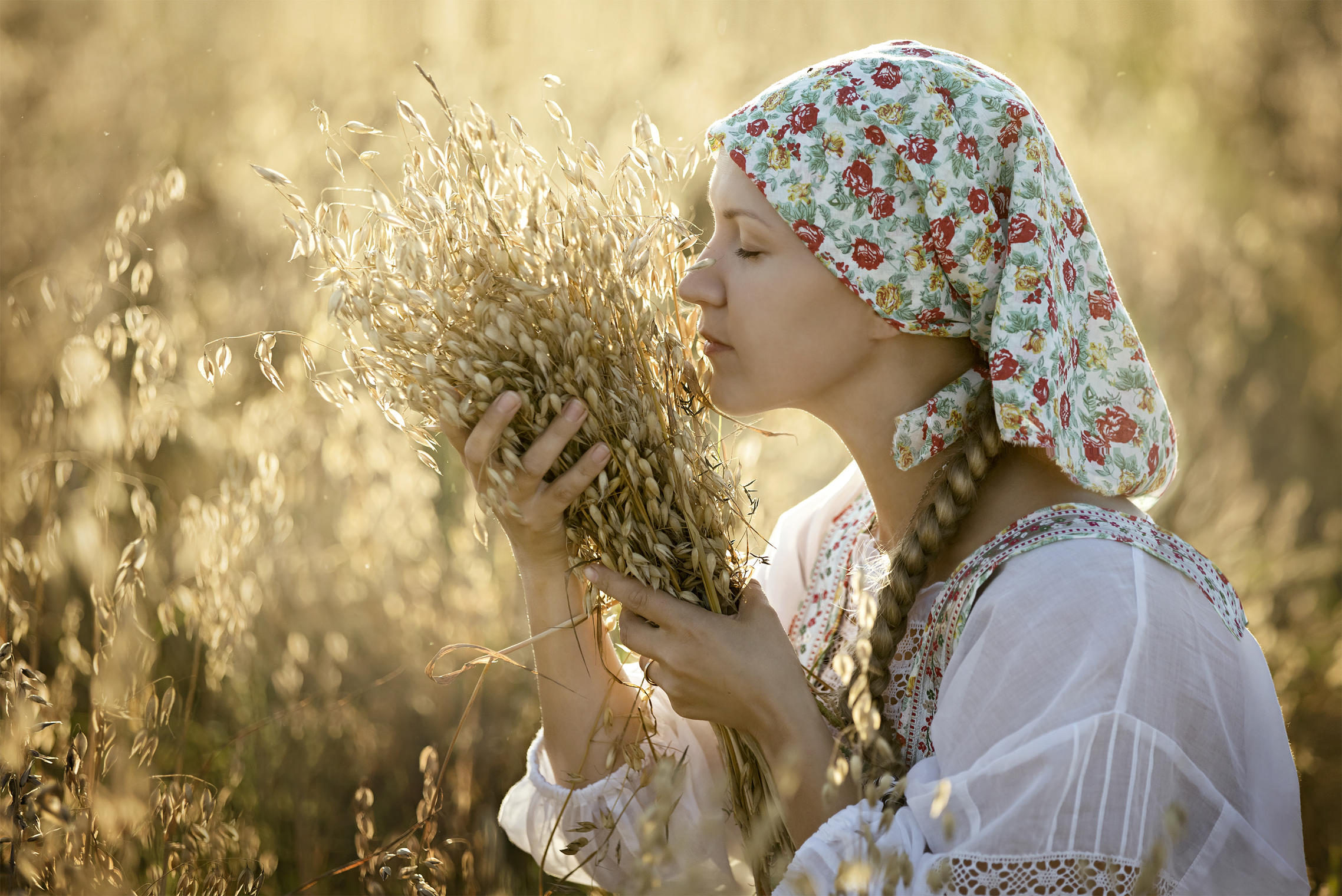 Photo Women in Slavic costumes in Amravati