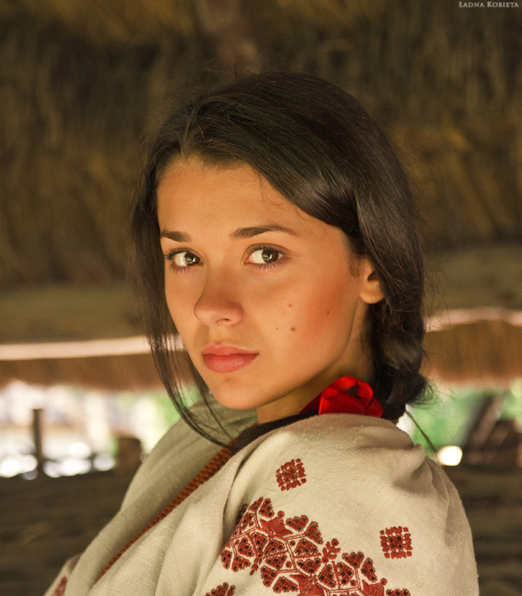 Girls in Slavic costumes in Amravati