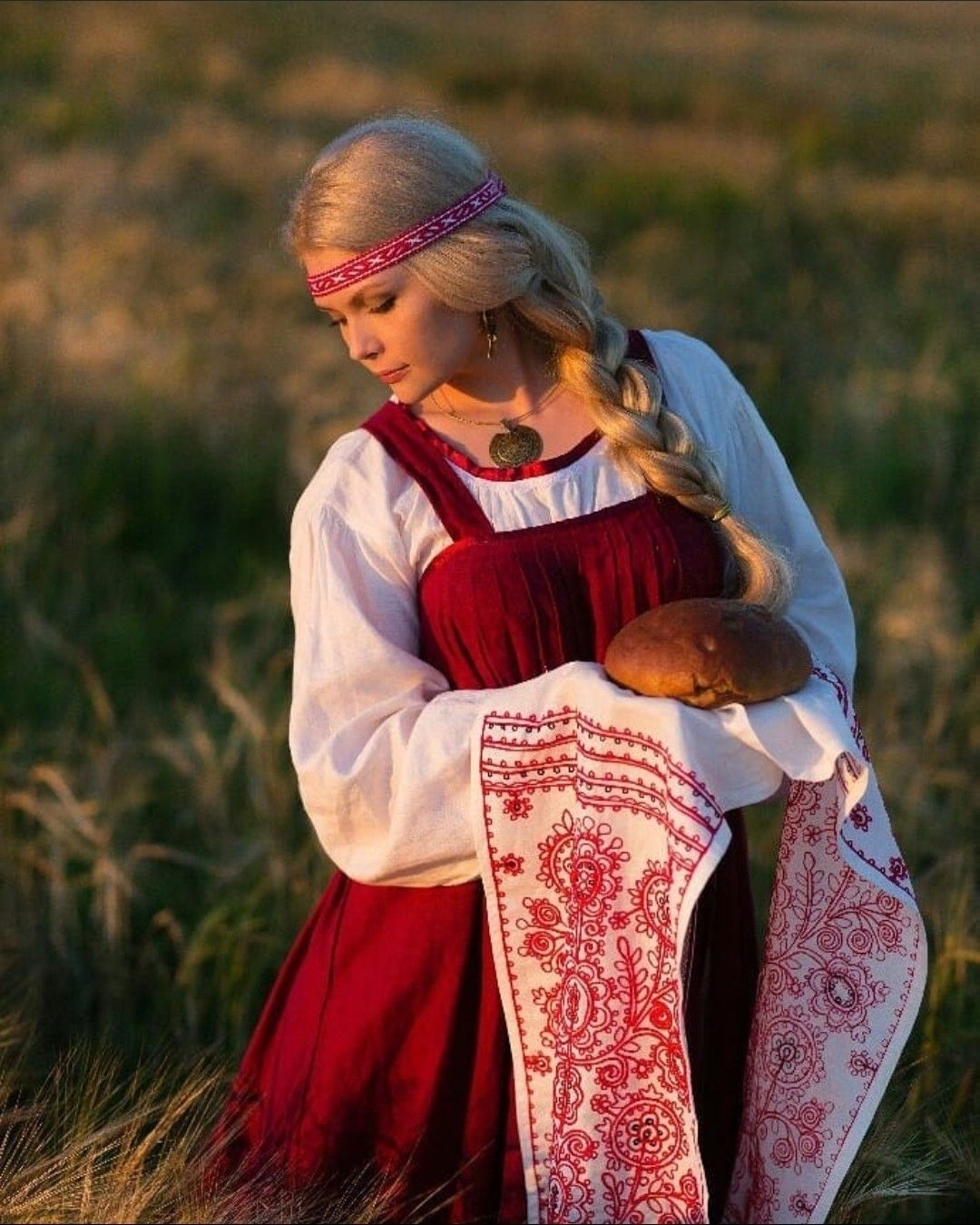Girls in Slavic costumes in Amravati