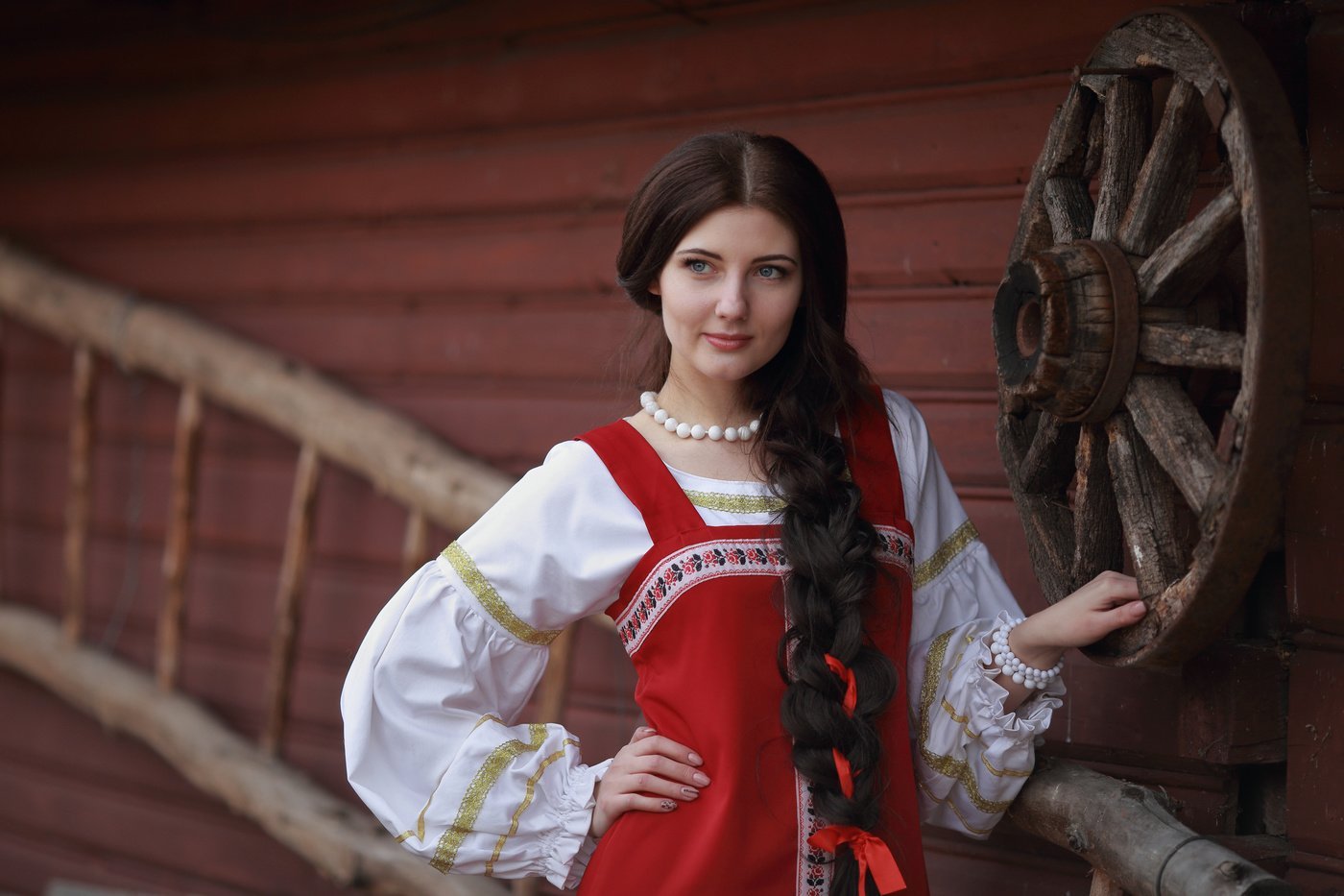 Girls in Slavic costumes in Amravati