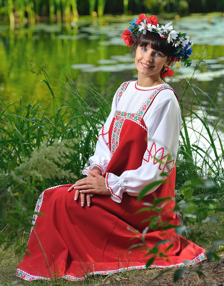 Beautiful girl Girls in Slavic costumes in Amravati