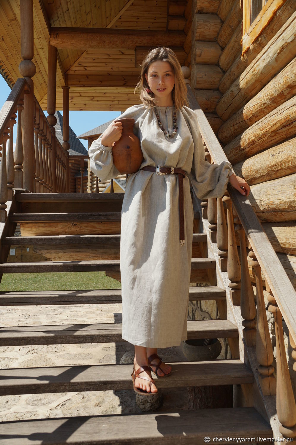 Girls in Slavic costumes in Amravati