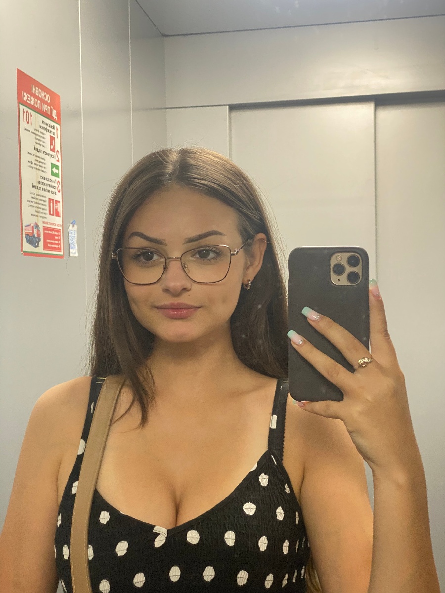 Sexy model Stacy in Amravati