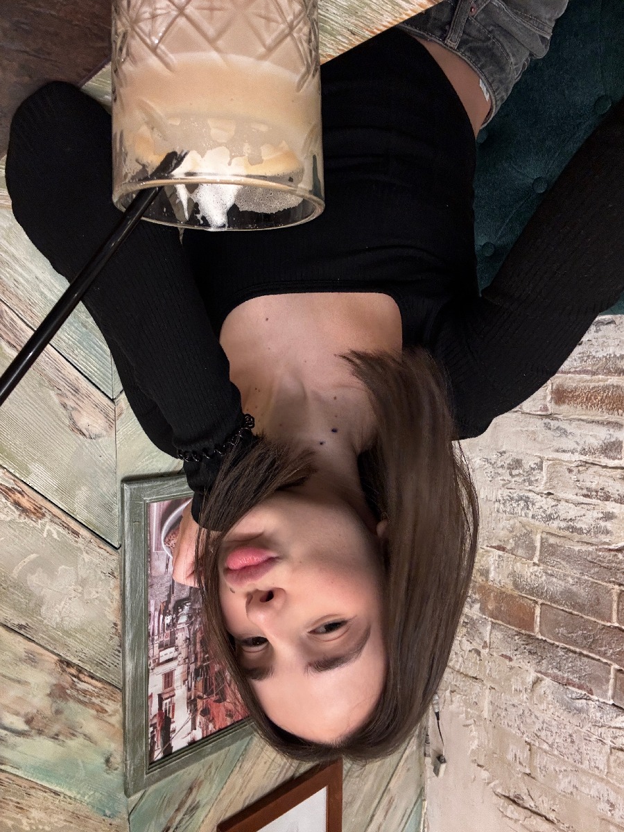 Fresh photos, fresh mood — Tina online in Amravati